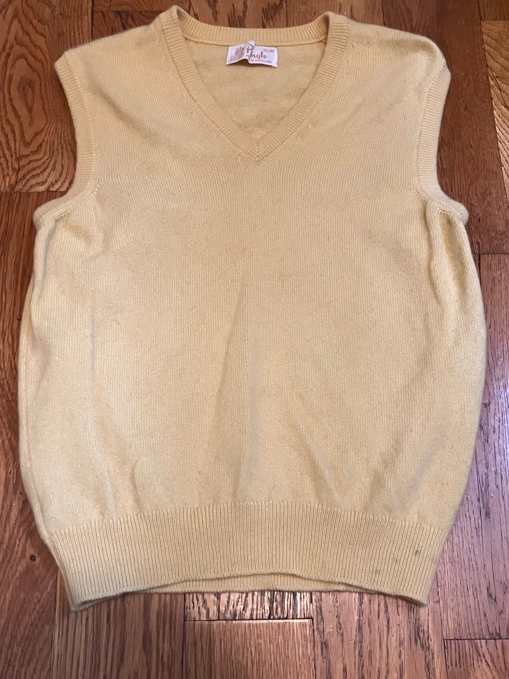 Vintage Pringle Yellow 100% Lambswool Sweater Vest V-Neck 102/40 Wool Scotland